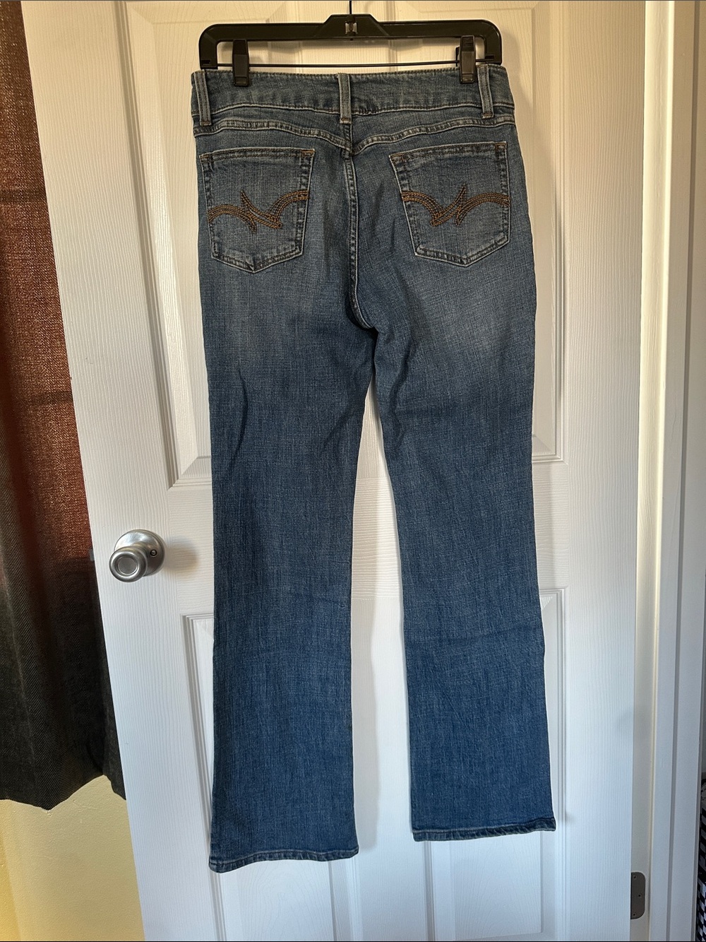 Wrangler Women's Medium Blue Bootcut Jeans - Picture 3 of 4